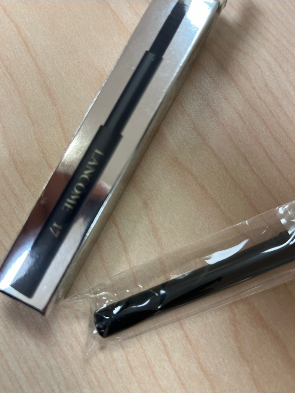 LANCOME KISS & GO No 17 LIP BRUSH BOXED new sealed